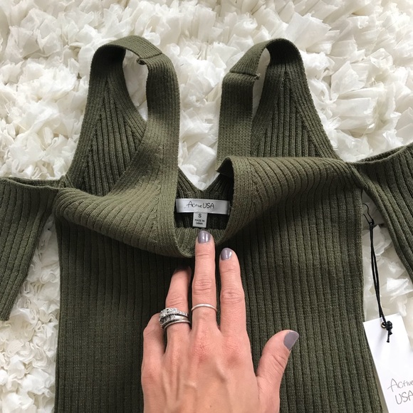 NWT Green Cold Shoulder Sweater Top - Picture 5 of 5